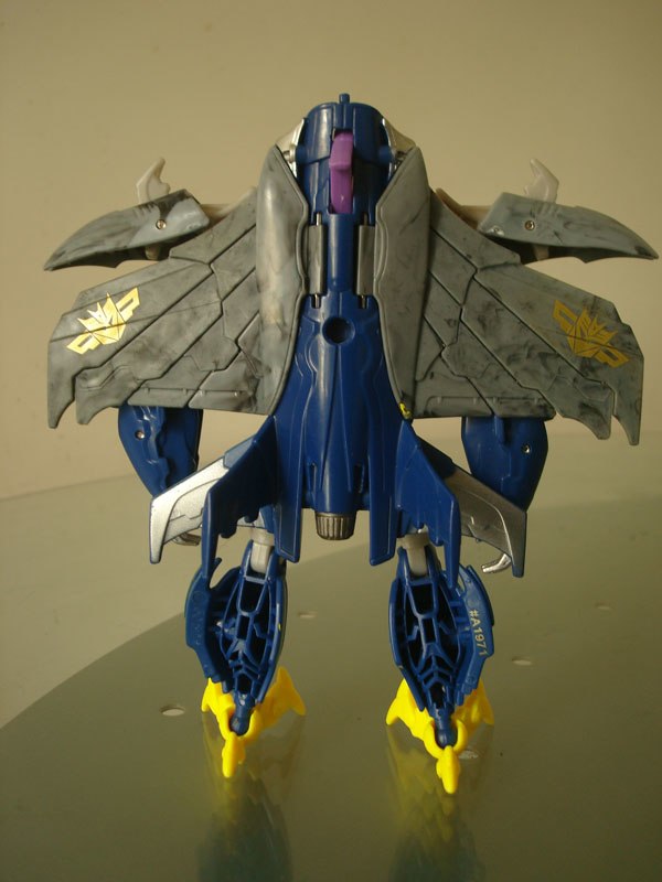 Beast Hunters Dreadwing In Hand Images Transformers Prime Deluxe Class Figure  (3 of 30)